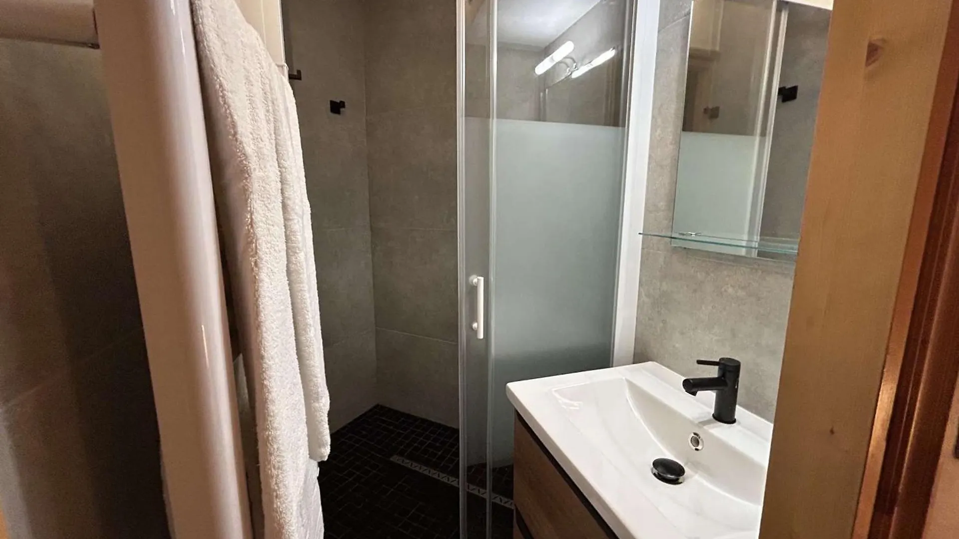 Appartement Meribel 4 Pieces, 8 Pers, Proche Pistes, Parking, Wifi - Fr-1-180-620 Les Allues 0*,